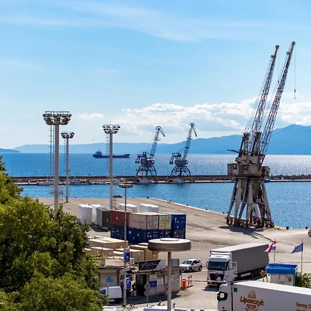 Harbour View Apartment