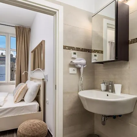 Апартаменты Harbour View